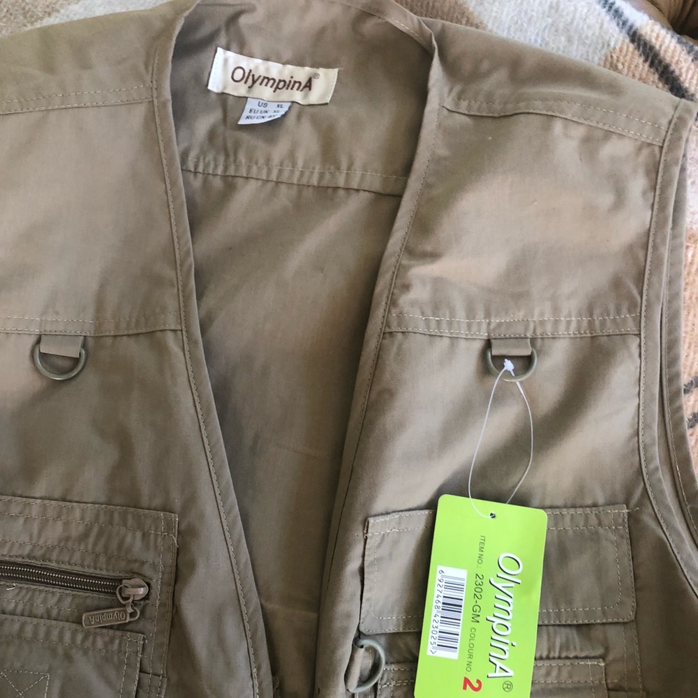 OlympinA fishing/hunting/outdoorsy Men’s vest